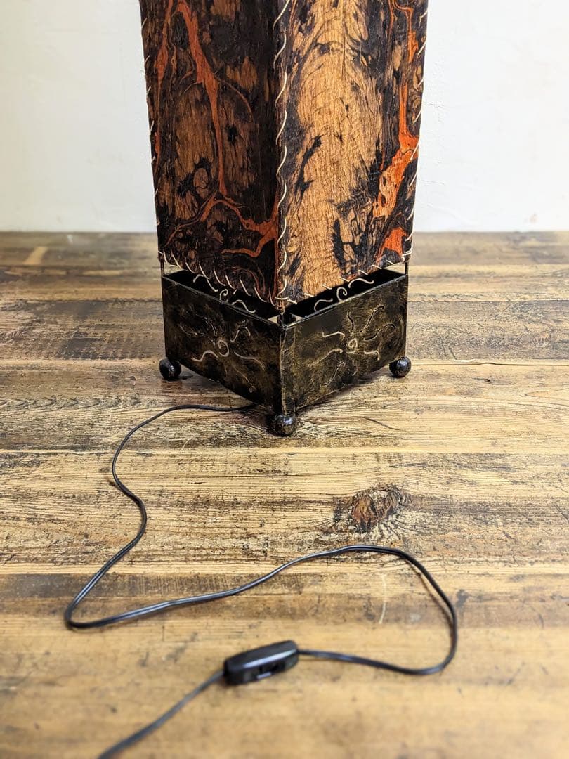 【AAE】アジアンタワーライト　彫刻模様　フロアスタンド　店舗照明