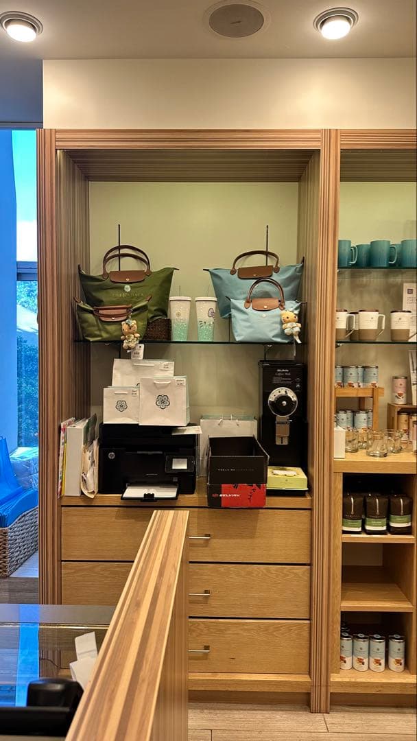 新品未開封 日焼けハローキティキーホルダー　カハラホテル 夏限定品