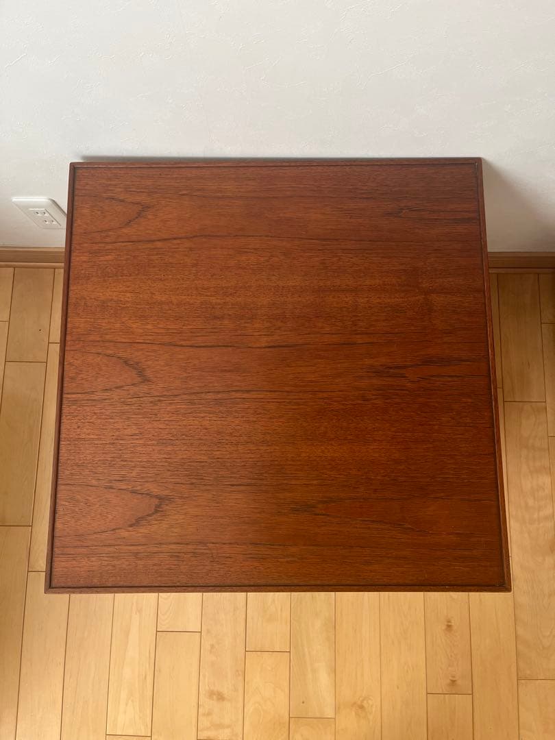 アンティーク　木製サイドテーブル スラット棚付き