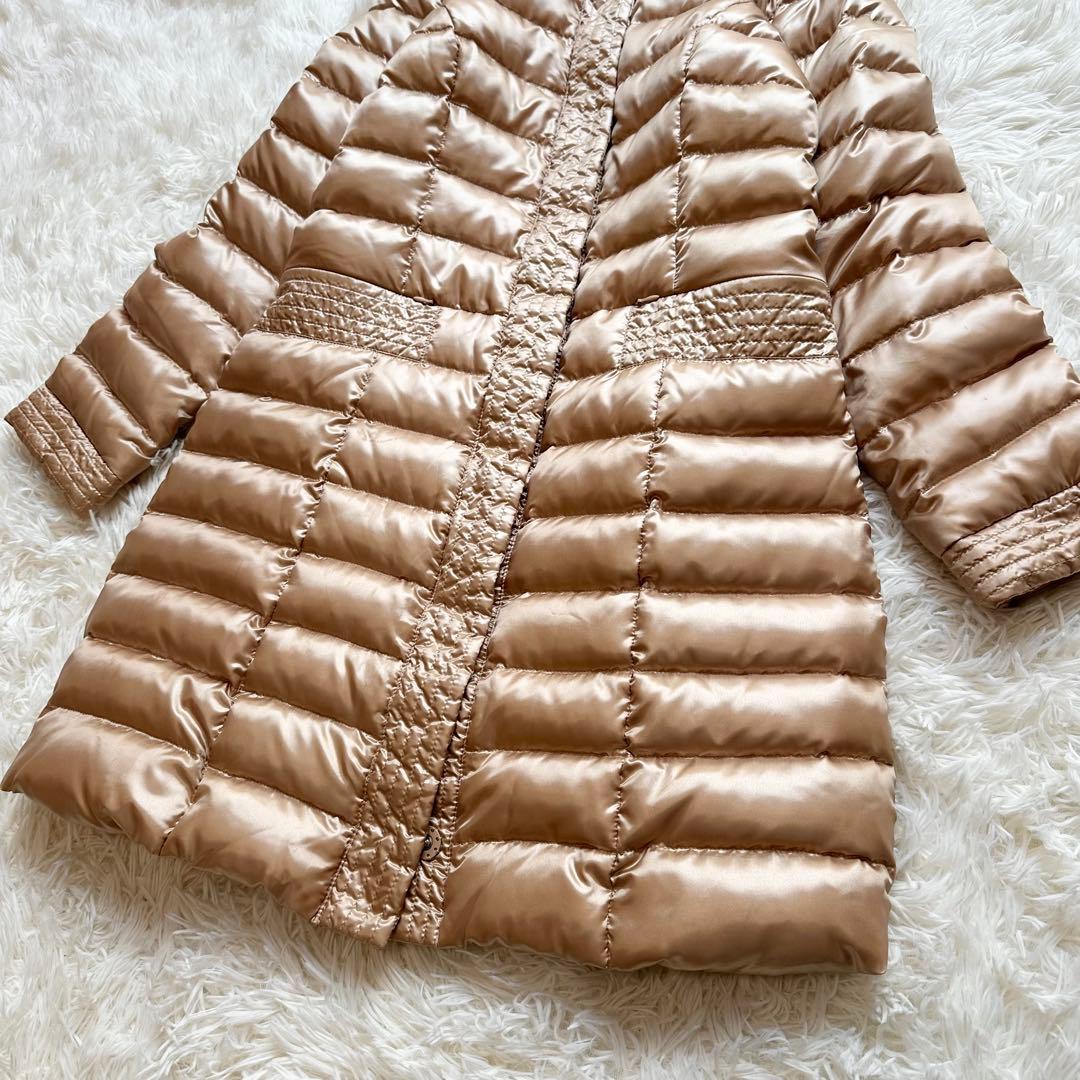 マックスマーラ ステュディオ ダウンコート Aライン ハイネック ベージュ 光沢