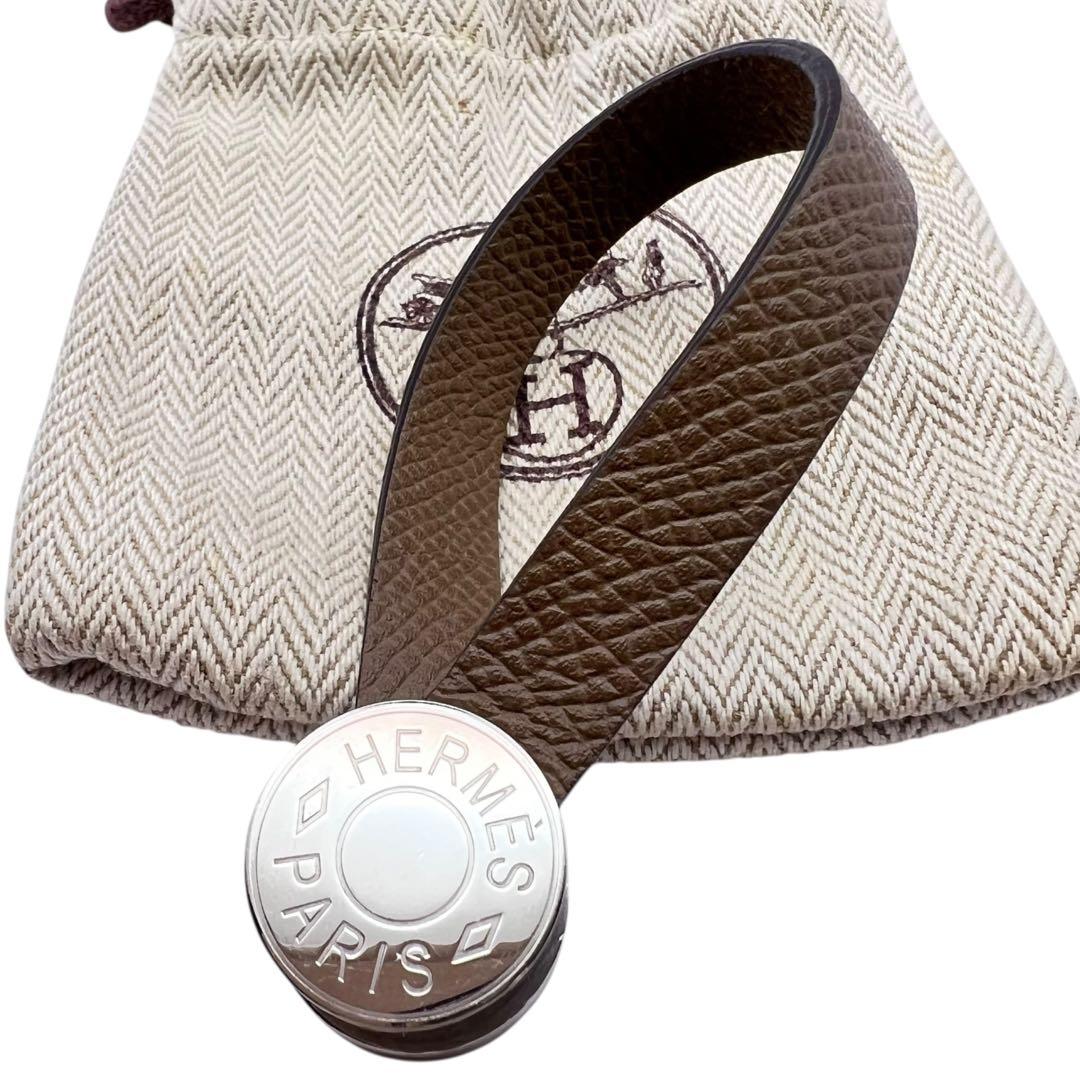 美品✨エルメス　レザー　グローブホルダー　マグネット　グレージュ　ブラウン