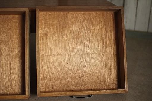 古い木製の机　引き出し2杯