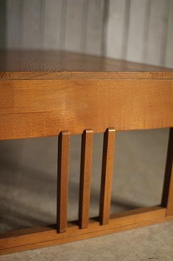 古い木製の机　引き出し2杯