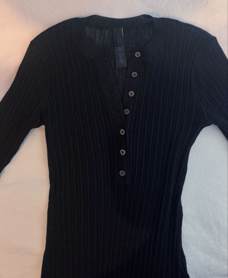 トップス SKIMS Sheer Knit Long Sleeve Henley