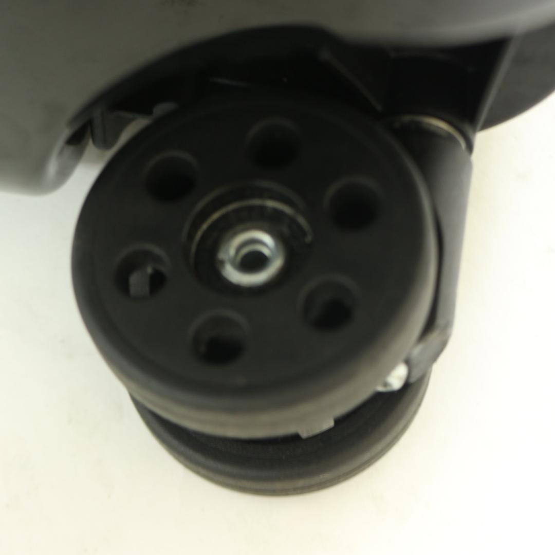 ★美品 正規品★リモワRIMOWA★エッセンシャルライト Check-In M★