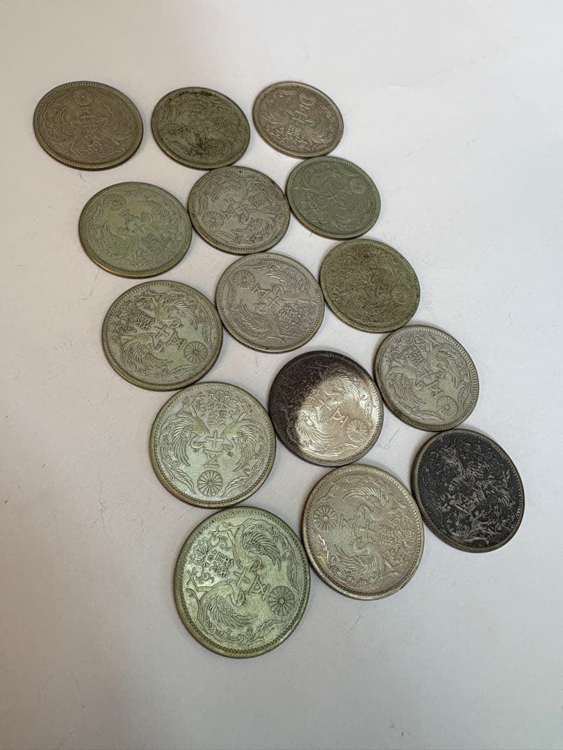小型50銭　銀貨　鳳凰　１５枚　状態様々　まとめ売り