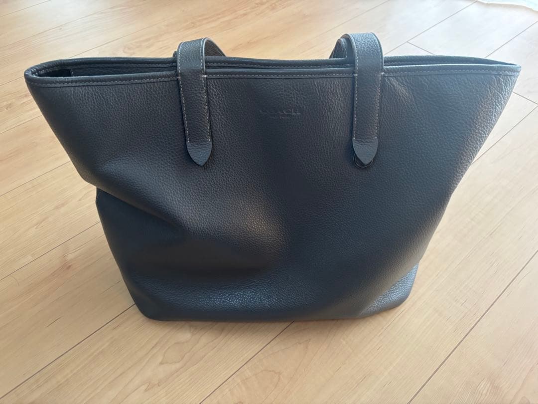 COACH ブラック レザートートバッグ グレーに近い色です