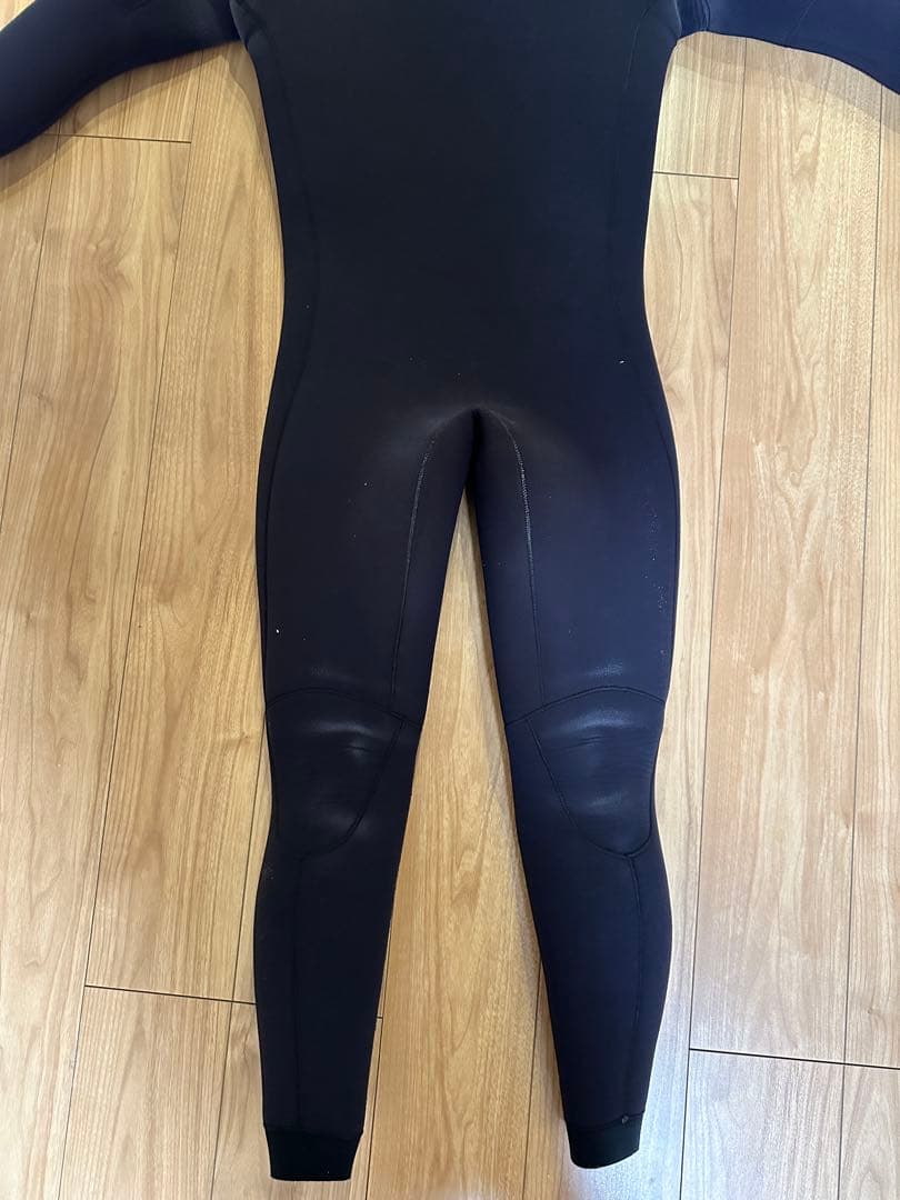 ウェットスーツ　セミドライ5mm-3mm ネックエントリータイプ