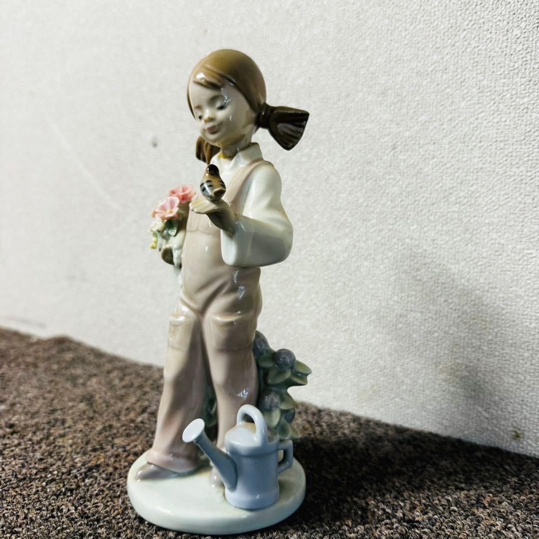 D9アンティーク品✨ リヤドロ 小鳥と話す少女 フィギュリン 陶器置物