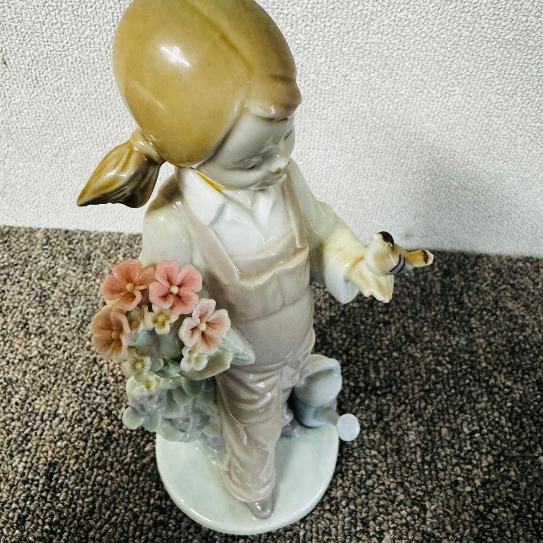 D9アンティーク品✨ リヤドロ 小鳥と話す少女 フィギュリン 陶器置物