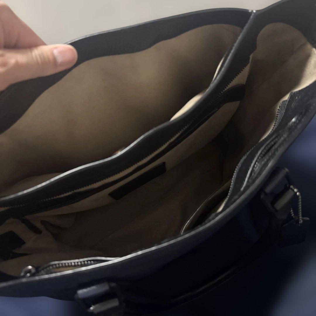 COACH ネイビー 黒レザー トートバック　A4ネイビー レザー トートバッグ