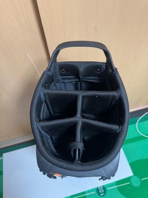 テーラーメイド　アウディ　コラボキャディバッグ