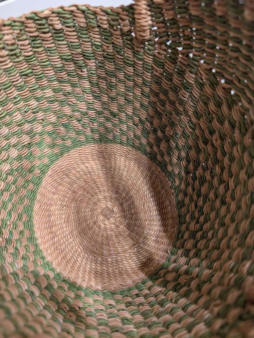 かごバッグ　革　円筒形