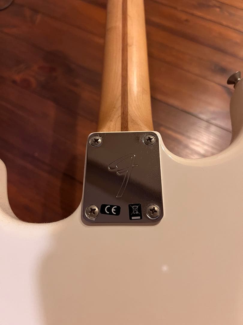 【値下げ交渉OK】フェンダー　fender ホワイト ストラトキャスター エレキ