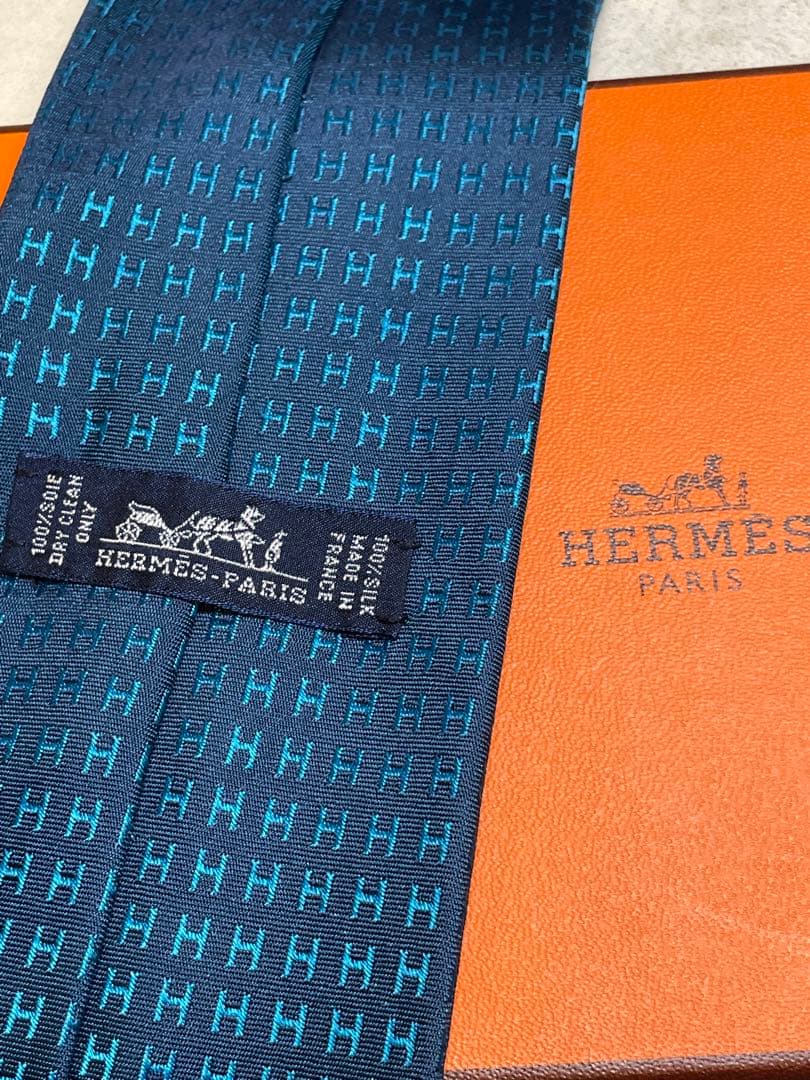 【一度使用のみ】HERMES ダークブルー H総柄ネクタイ