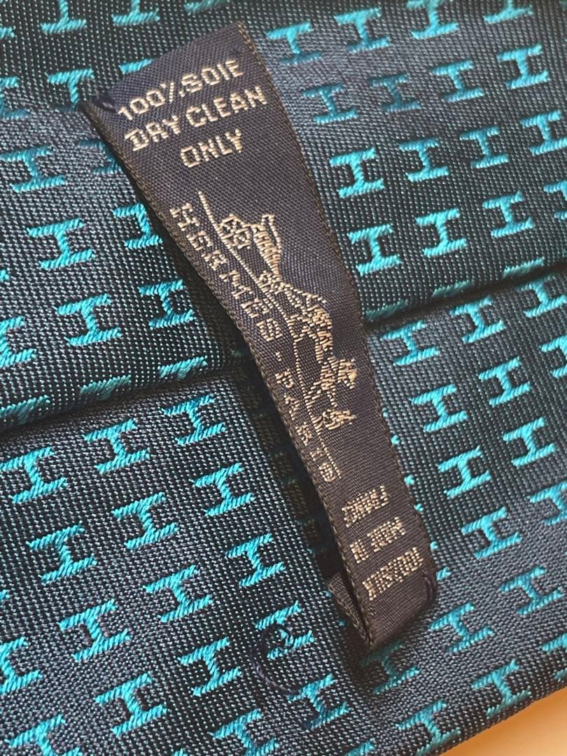 【一度使用のみ】HERMES ダークブルー H総柄ネクタイ