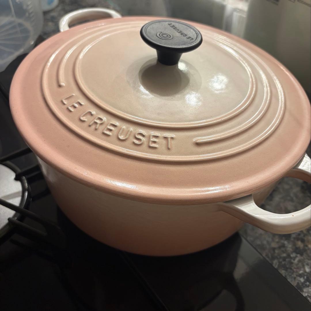 【美品】LE CREUSET　ココット ロンド ピンク　22cm