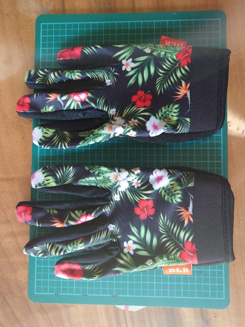 キッズ BMX TNB PLUG14　グローブ付