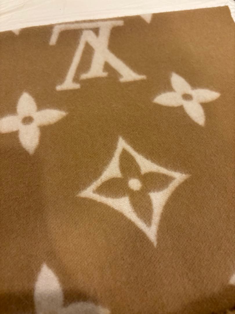 LOUIS VUITTON ルイヴィトン　マフラー レイキャビック　ベージュ