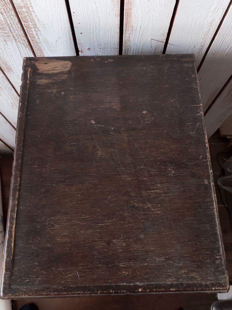 ヴィンテージ　レトロ　迫力のある　木製7段チェスト ダークブラウン　小引き出し