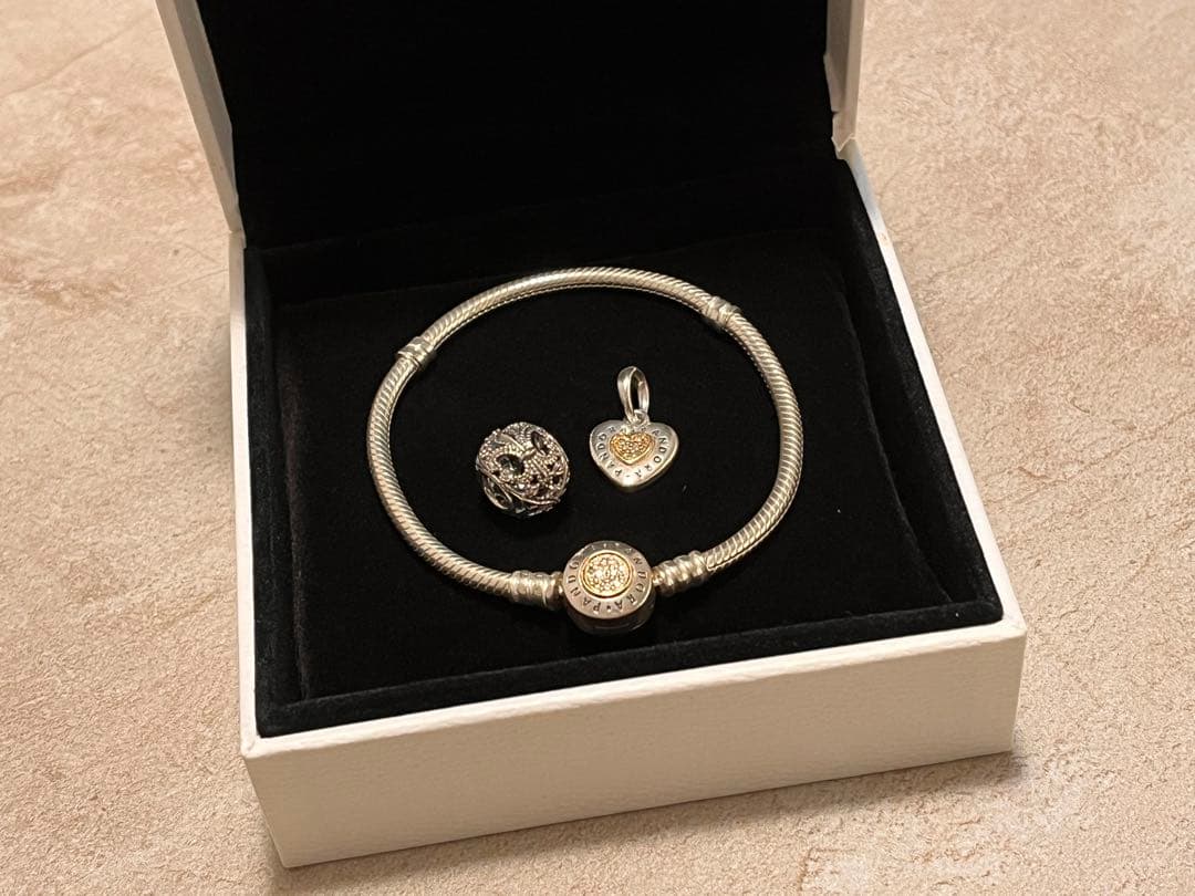 【PANDORA／パンドラ】ブレスレット＆チャーム セット