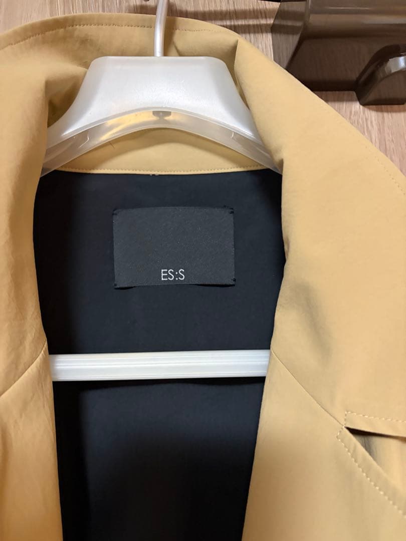ES:S ベージュ トレンチコート　干場