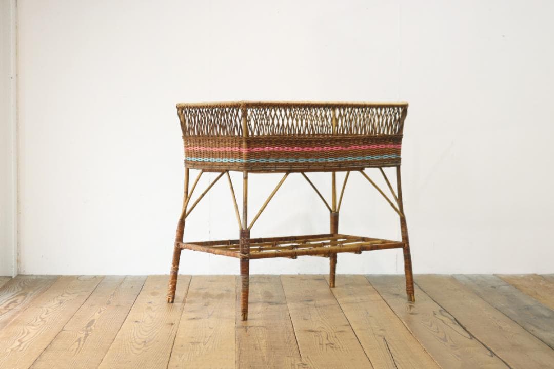 ラタン 籐 脱衣籠 かご ランドリー ラック スタンド 収納 脚付き ナチュラル