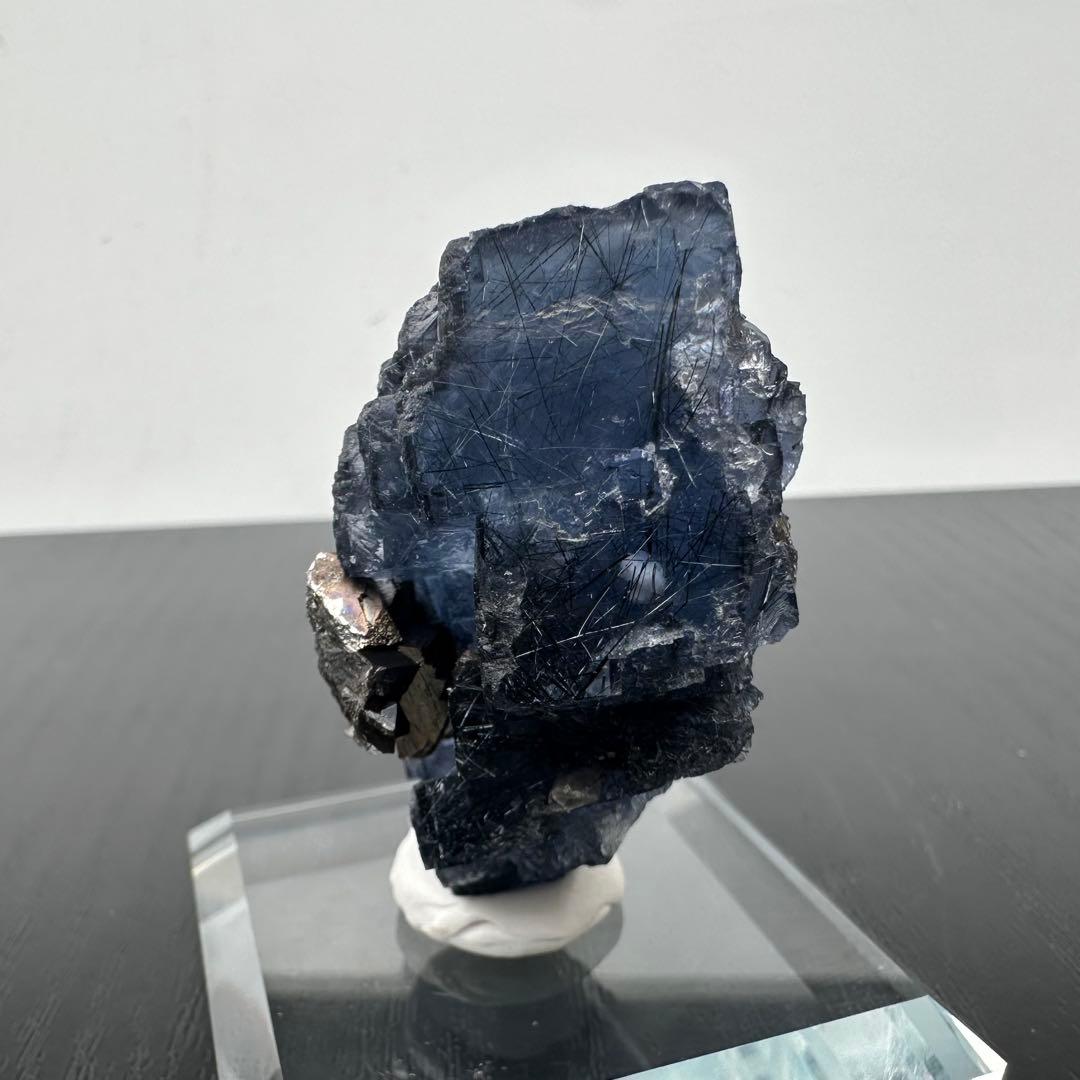 希少❣️ビスマスナイト共生ブルーフローライトの原石NO.051408