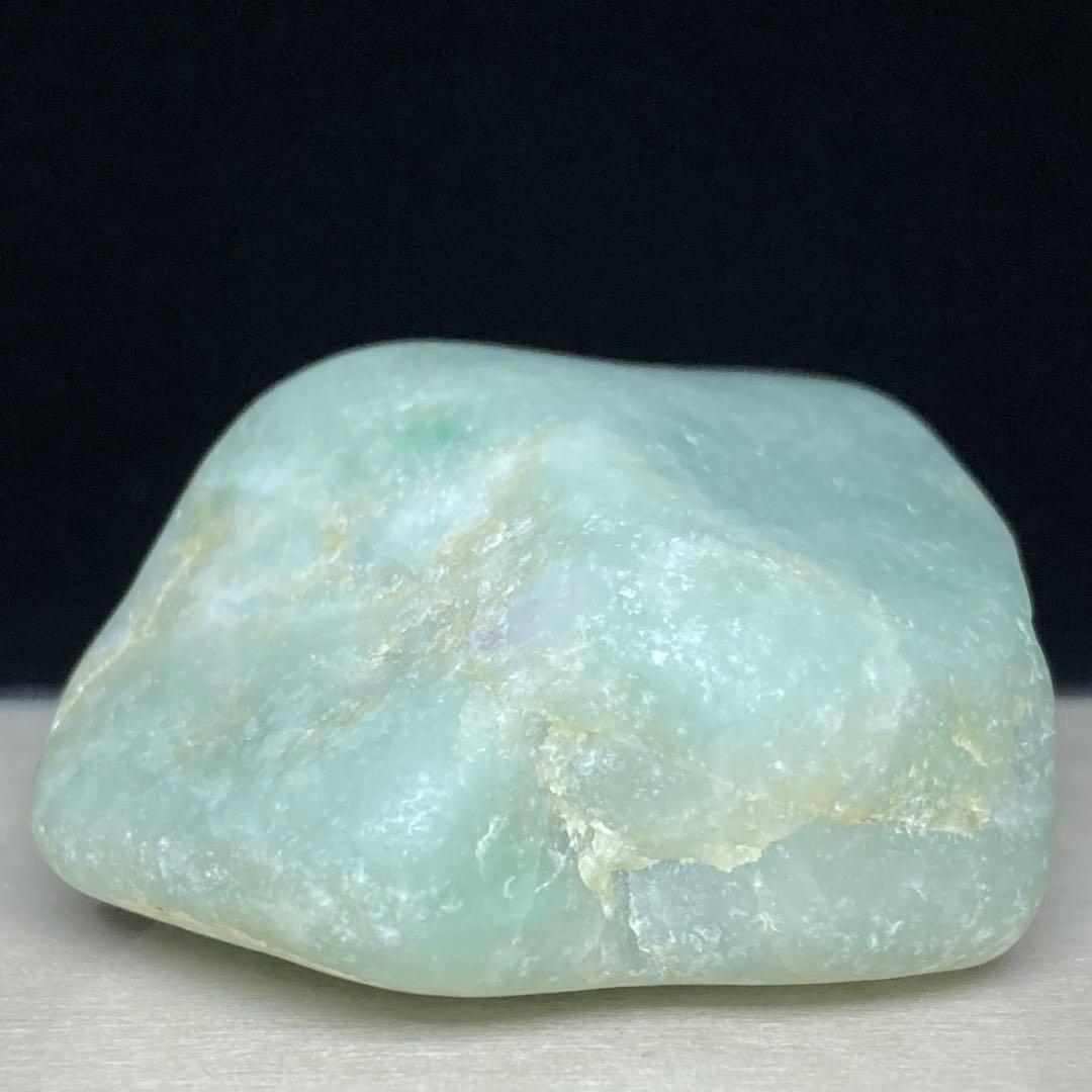 糸魚川翡翠　海中翡翠　海石　アップルグリーン　原石　47.4ｇ