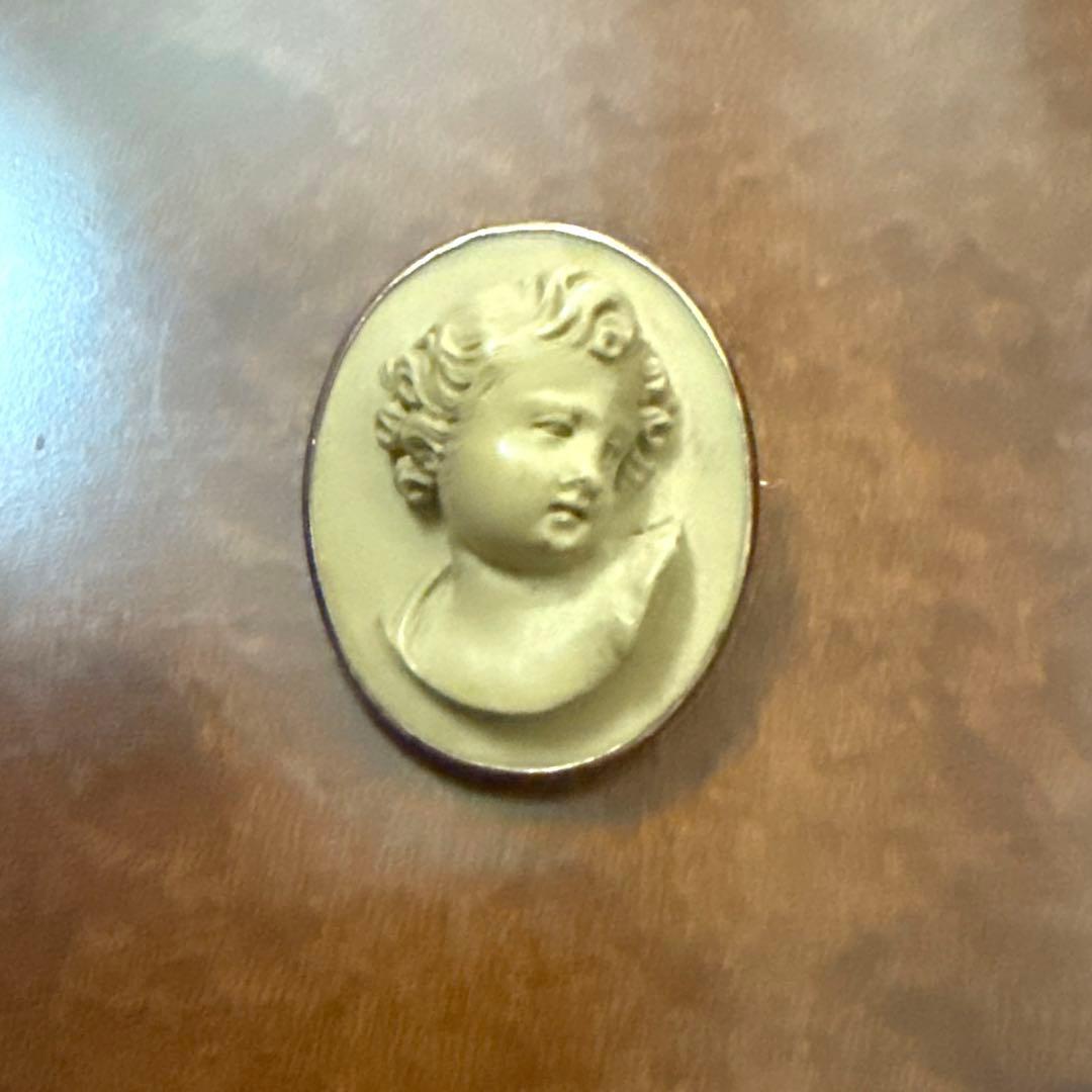 ラーバ　カメオ アンティーク ブローチ 18k 金 ゴールド