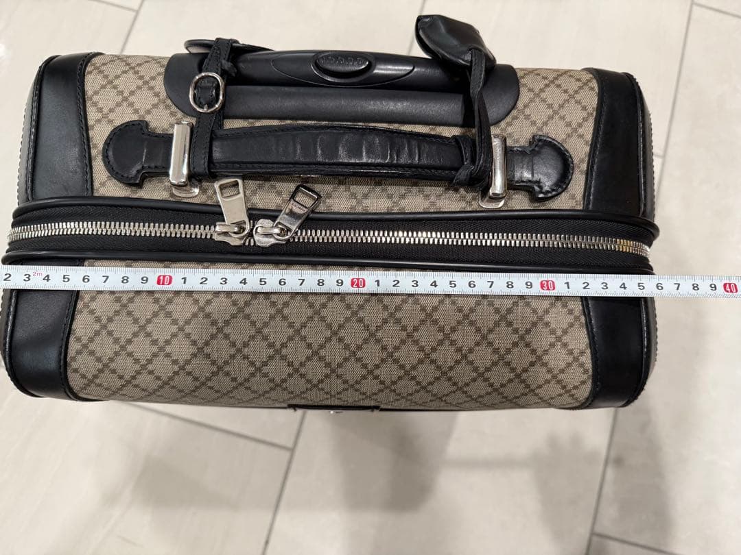 GUCCI ダイヤモンドパターン キャリーケース