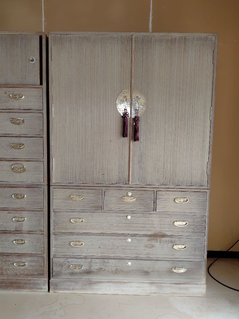 右側のみ　桐箪笥 木製 引き出し多数