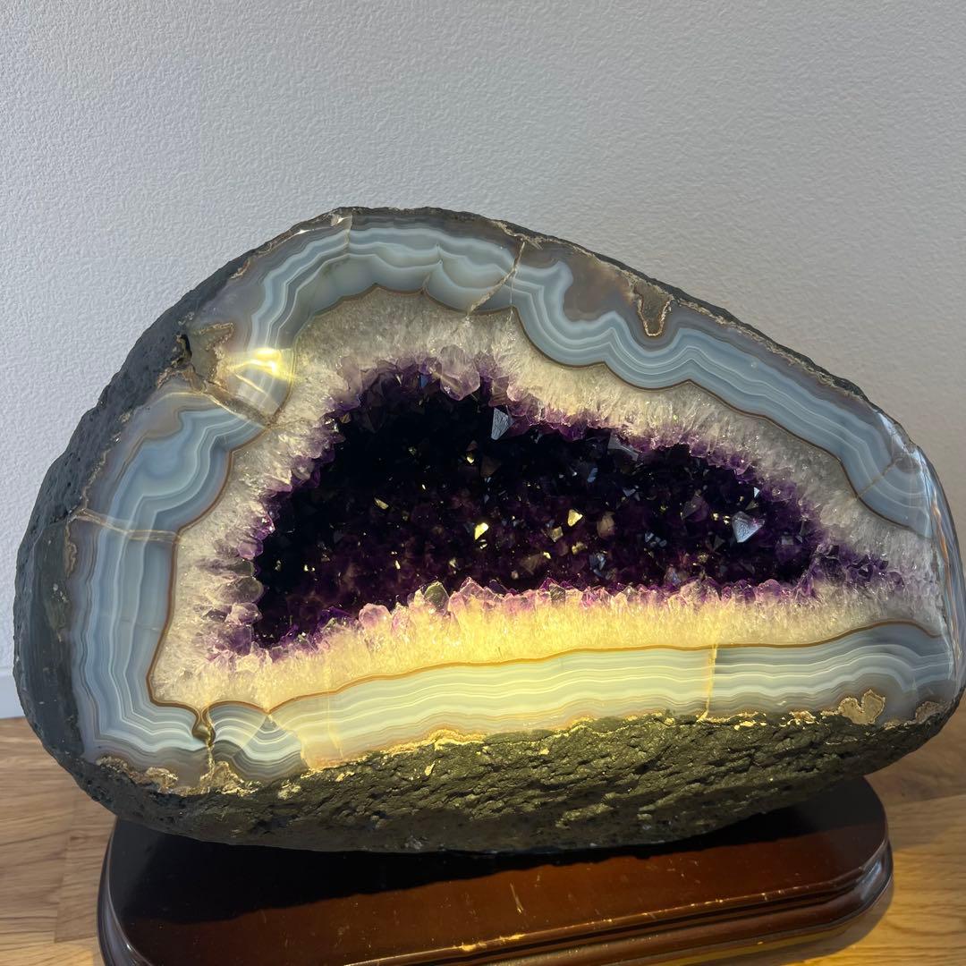 ☆極深紫の神々しい輝き☆ウルグアイ産 アメジスト ジオード 笑口 天然石 原石