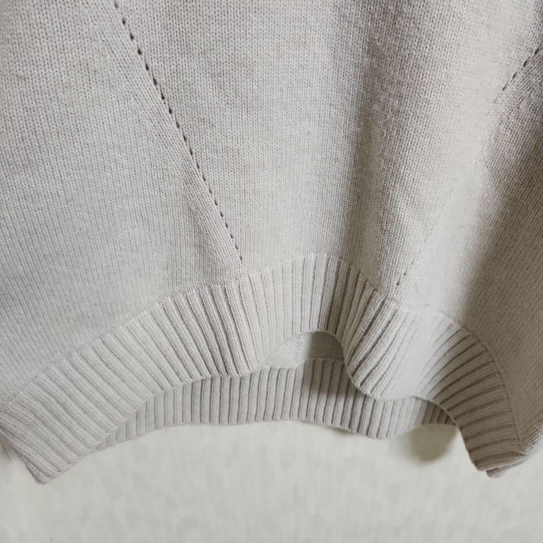 ⭐すじ⭐CINOH　チノ　ベージュ　 タートルネック ニット　革パッチ