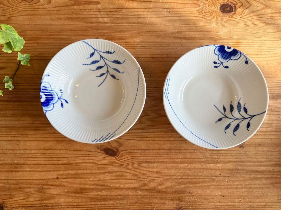 ロイヤルコペンハーゲン　ブルーフルーテッド メガ ディーププレート 17×2