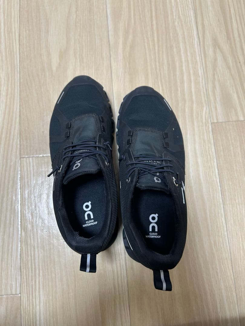 美品 On オン クラウド5 ウォータープルーフ 軽量 防水 黒
