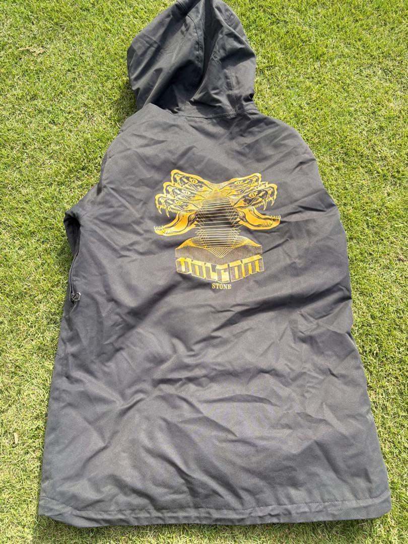 VOLCOM フード付きスノーボードウェア