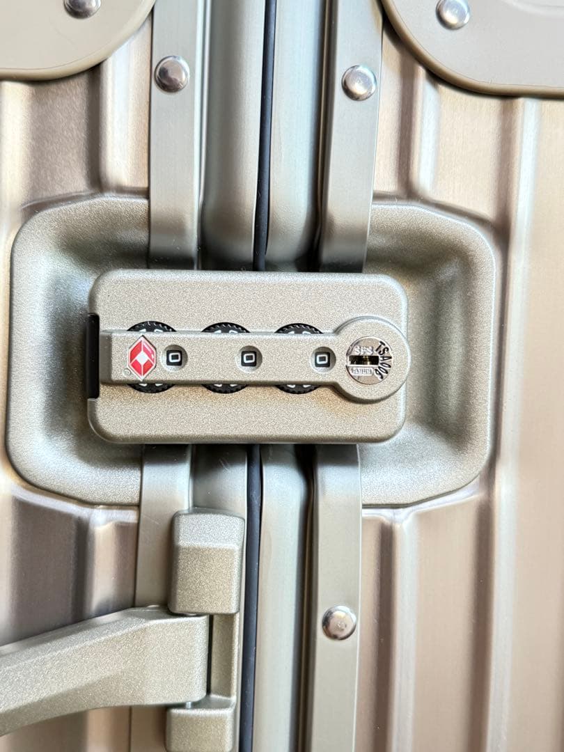 リモワ RIMOWA トパーズ チタニウム ゴールド 34リットル 4輪