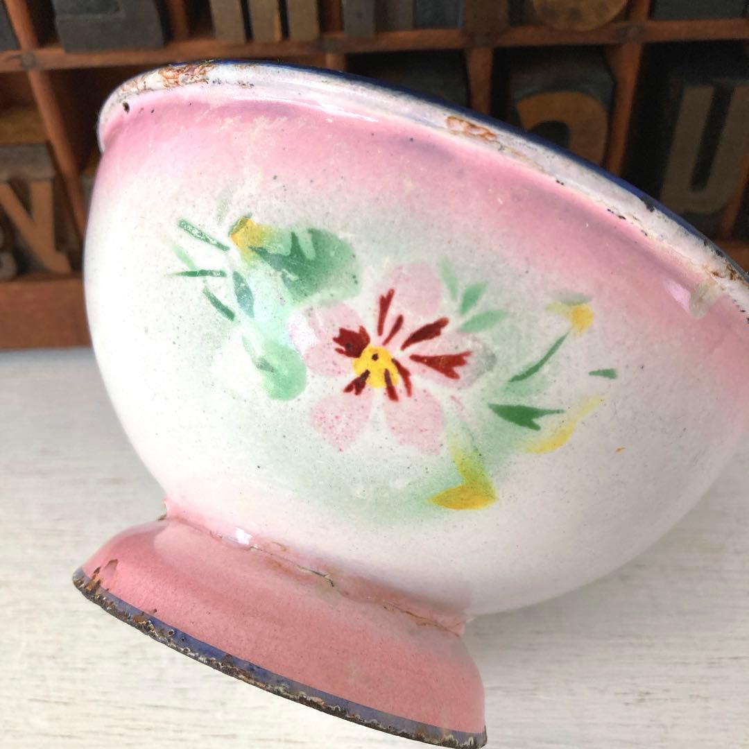 ぷ*い様 フランスアンティーク☘️ホーロー レア ピンク花柄トレイ ボウル