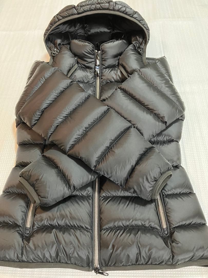 hyde666 ケープホーンCAPEHORNダウンジャケットレディース　黒