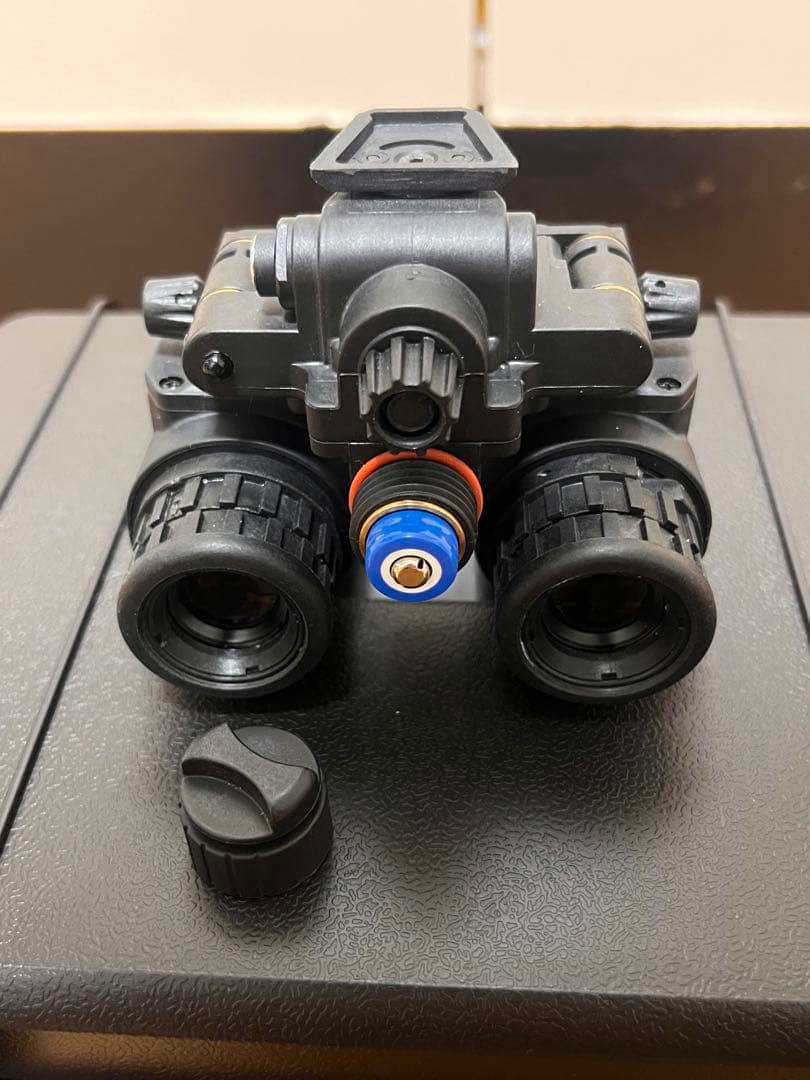 PVS31　デジタルナイトビジョン 実動 IRバッテリーボックス対応　四角画面