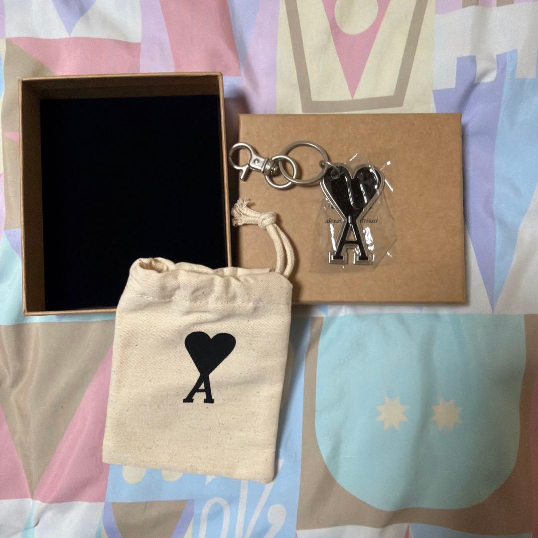 ami ハート型メタルキーホルダー アミパリス