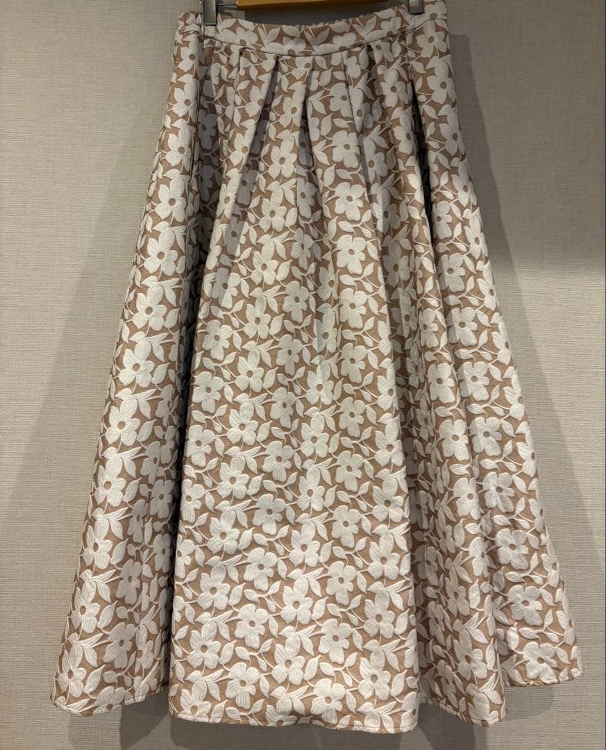 ジャガードスカート