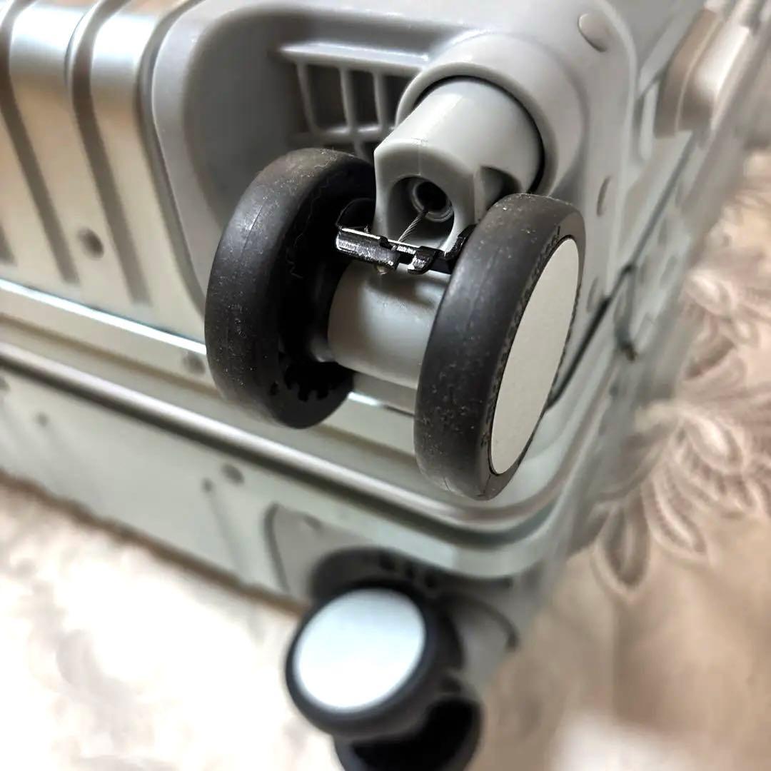 美品　innovator inv1811 stp COOL GRAY 36L