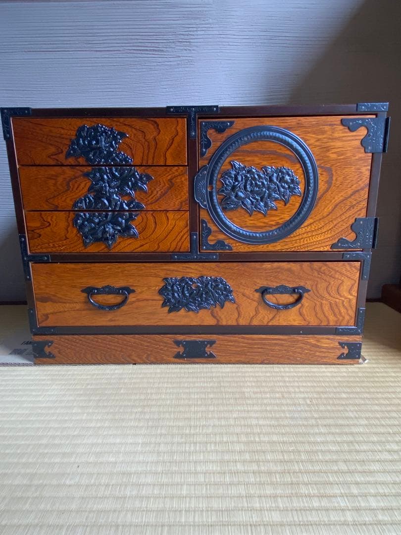 箪笥　収納棚　和家具 金具 抽斗 チェスト 民芸 収納箪笥　飾棚　レトロ