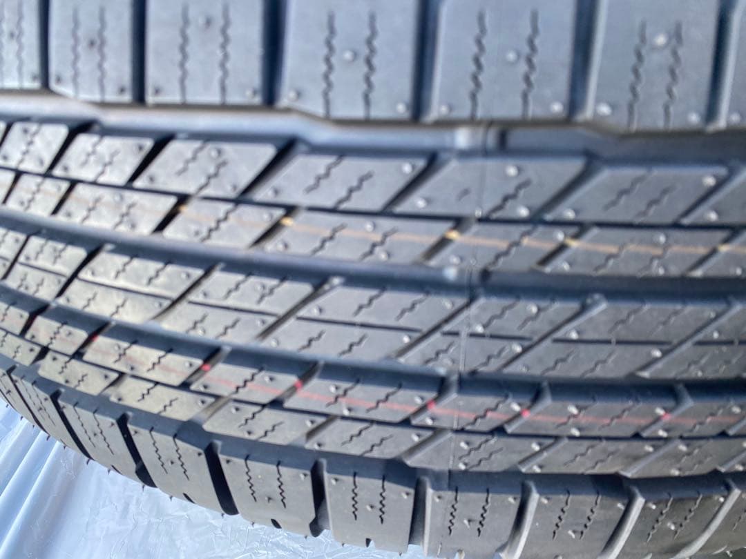 オールシーズンタイヤ　DUNLOP AT23 M+S 4本　ランクル　新車外し