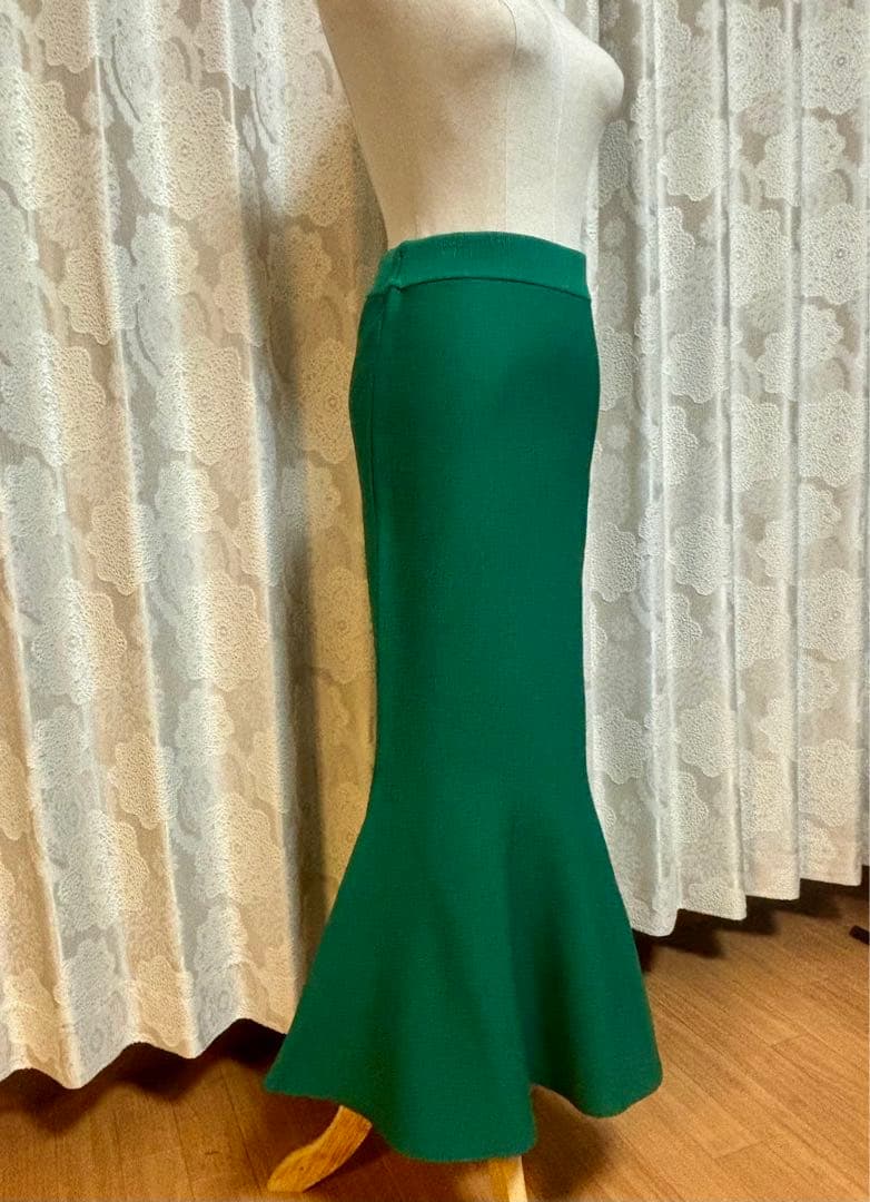 新品・未使用❣️JENNE 立体マーメイドニットスカート　グリーン　Ｍ