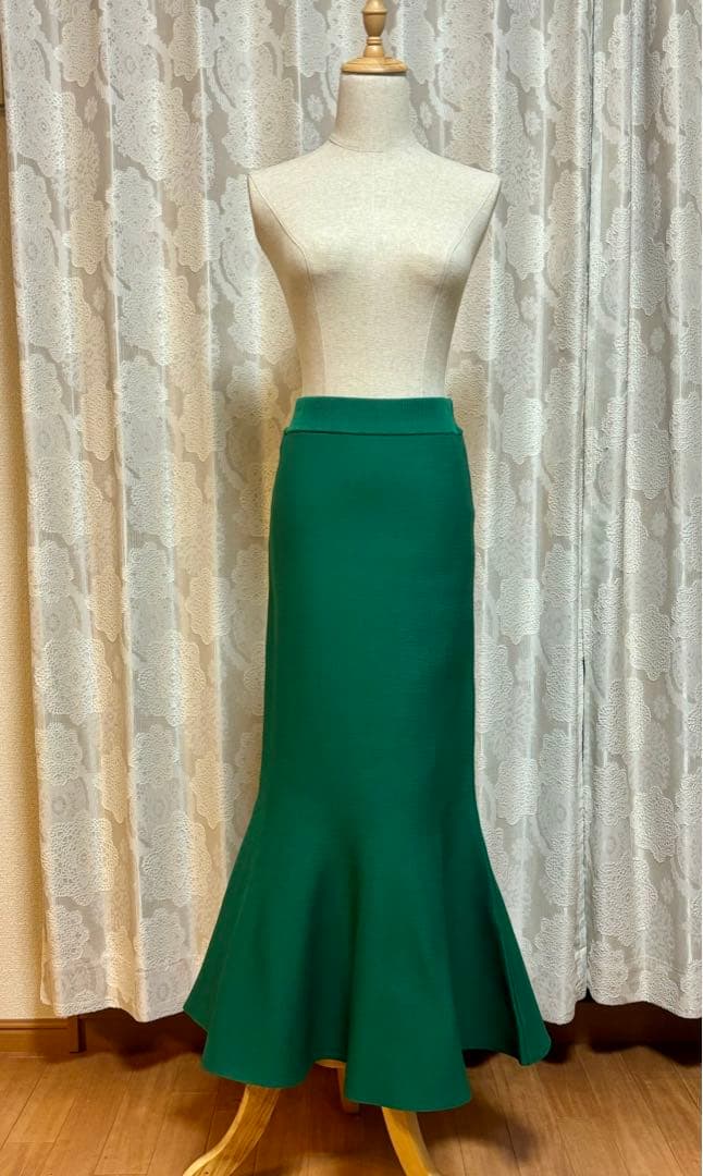 新品・未使用❣️JENNE 立体マーメイドニットスカート　グリーン　Ｍ