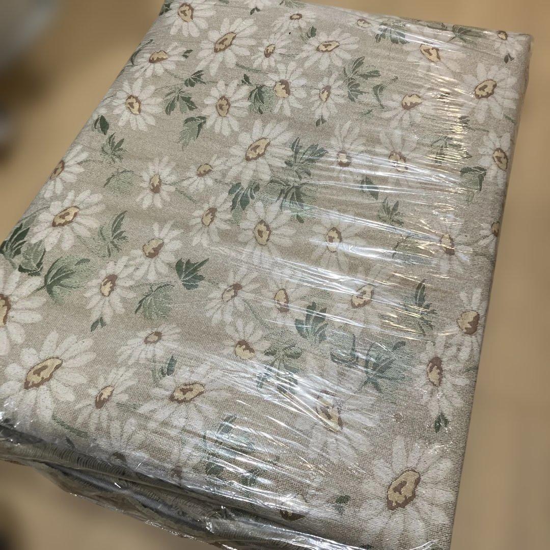 花柄 ベージュラグ