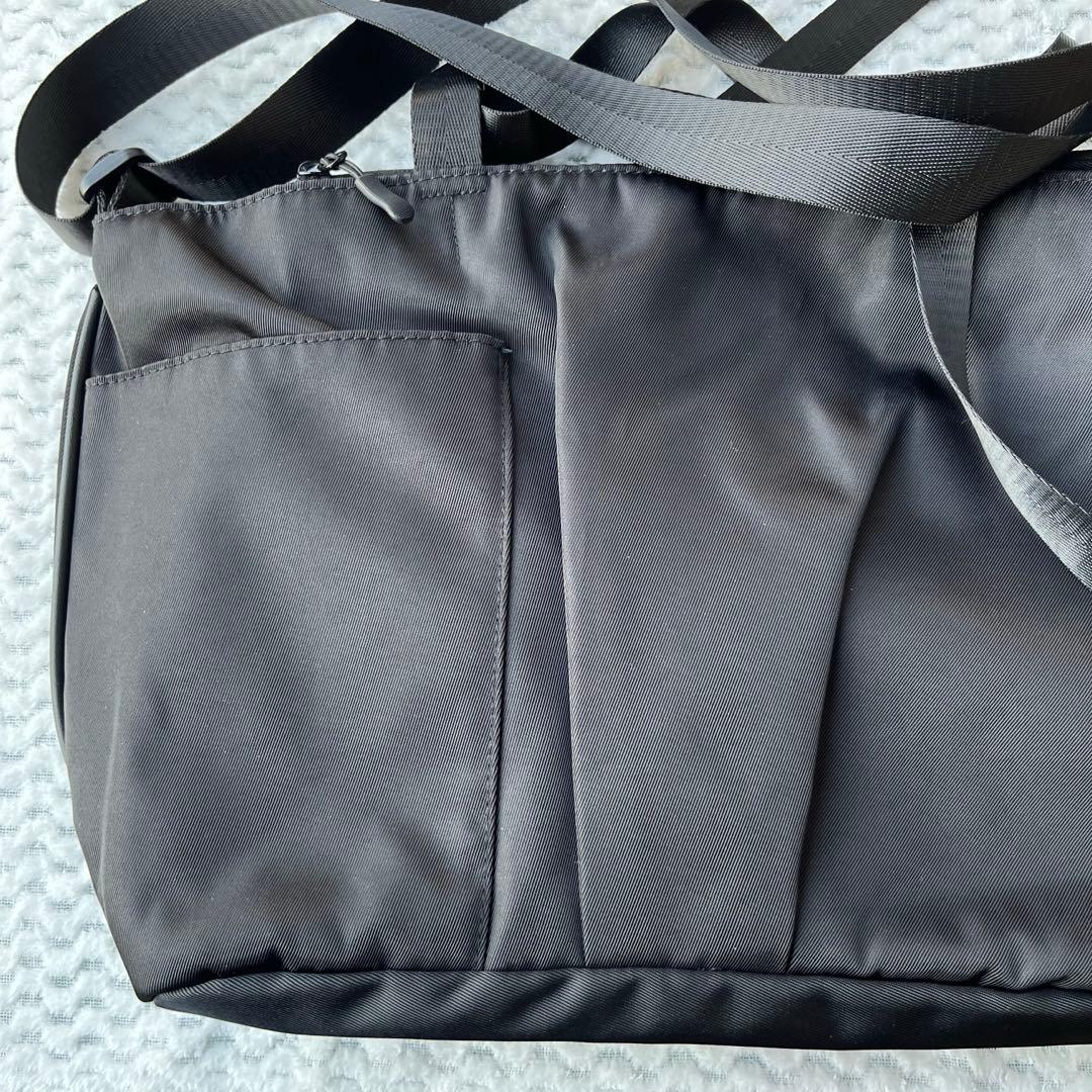 イアパピヨネ アジャスタートートバッグ 横型 ブラック